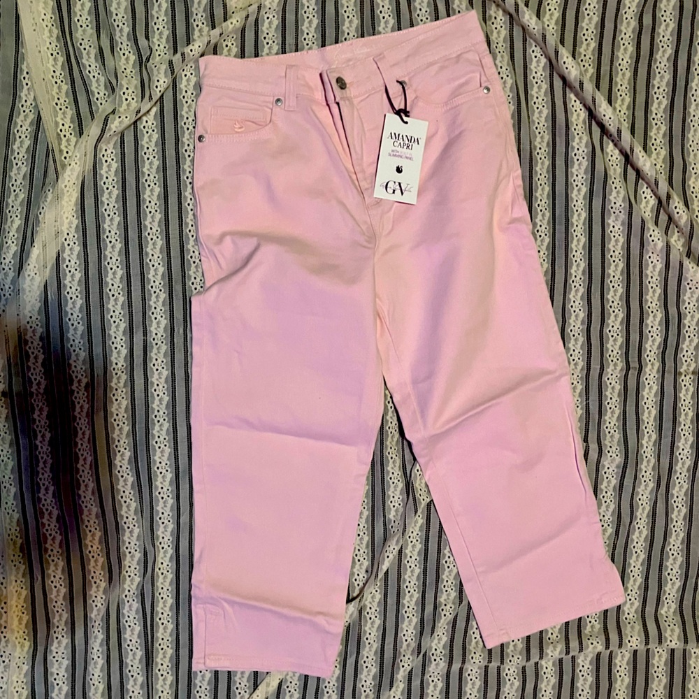 Nwt pink cropped jeans
